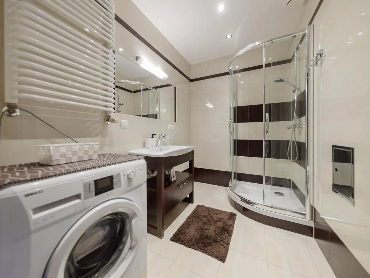 Apartment Near The Us Embassy Warszawa