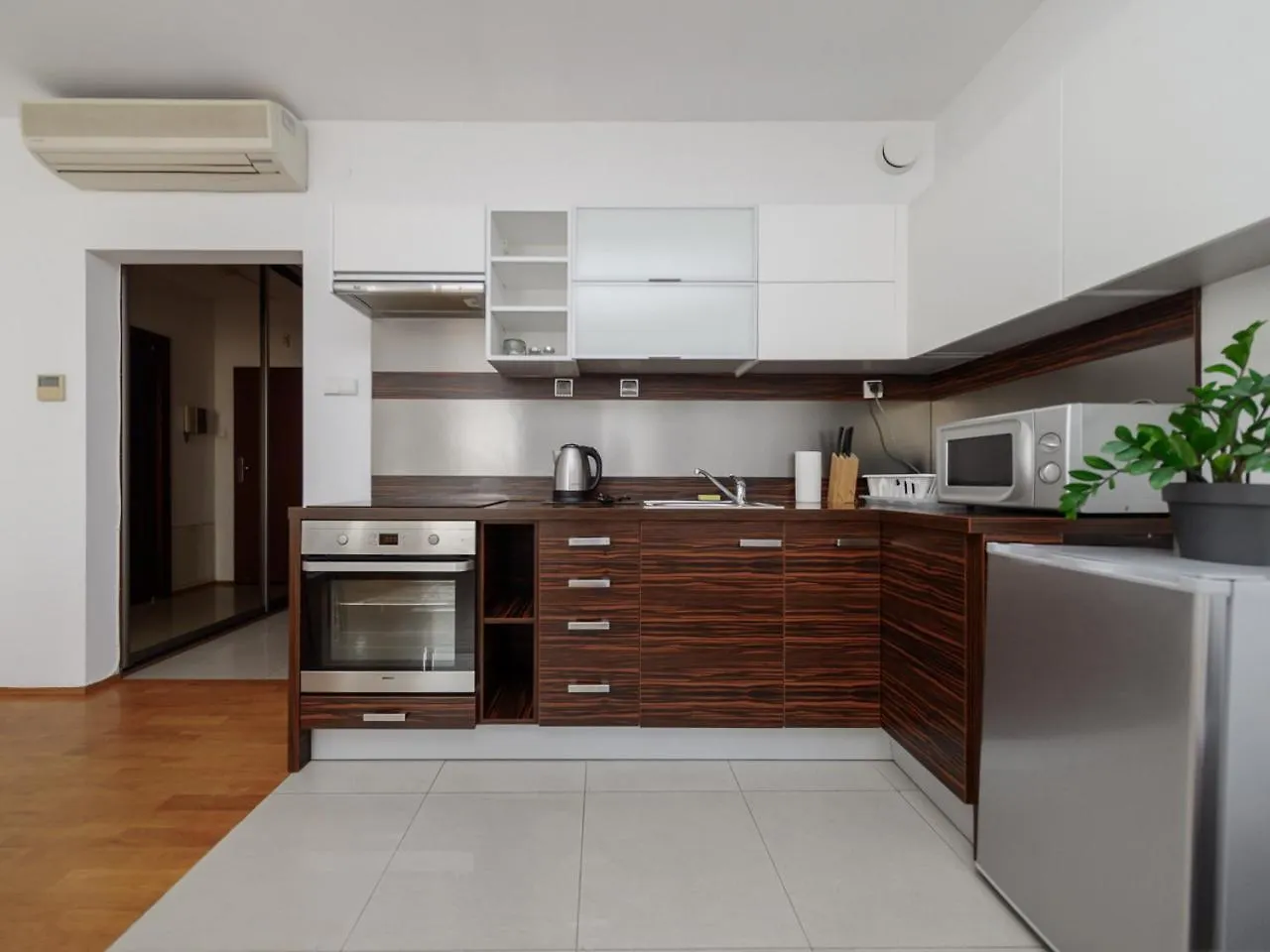 Apartment Near The Us Embassy Warszawa Polen