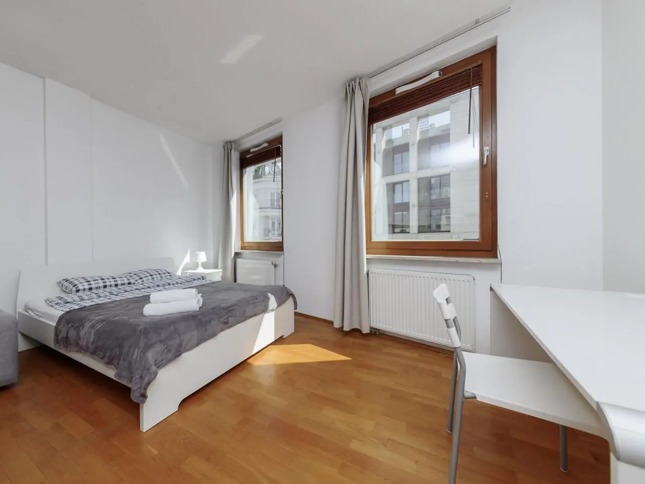 Apartment Near The Us Embassy Warszawa Polen